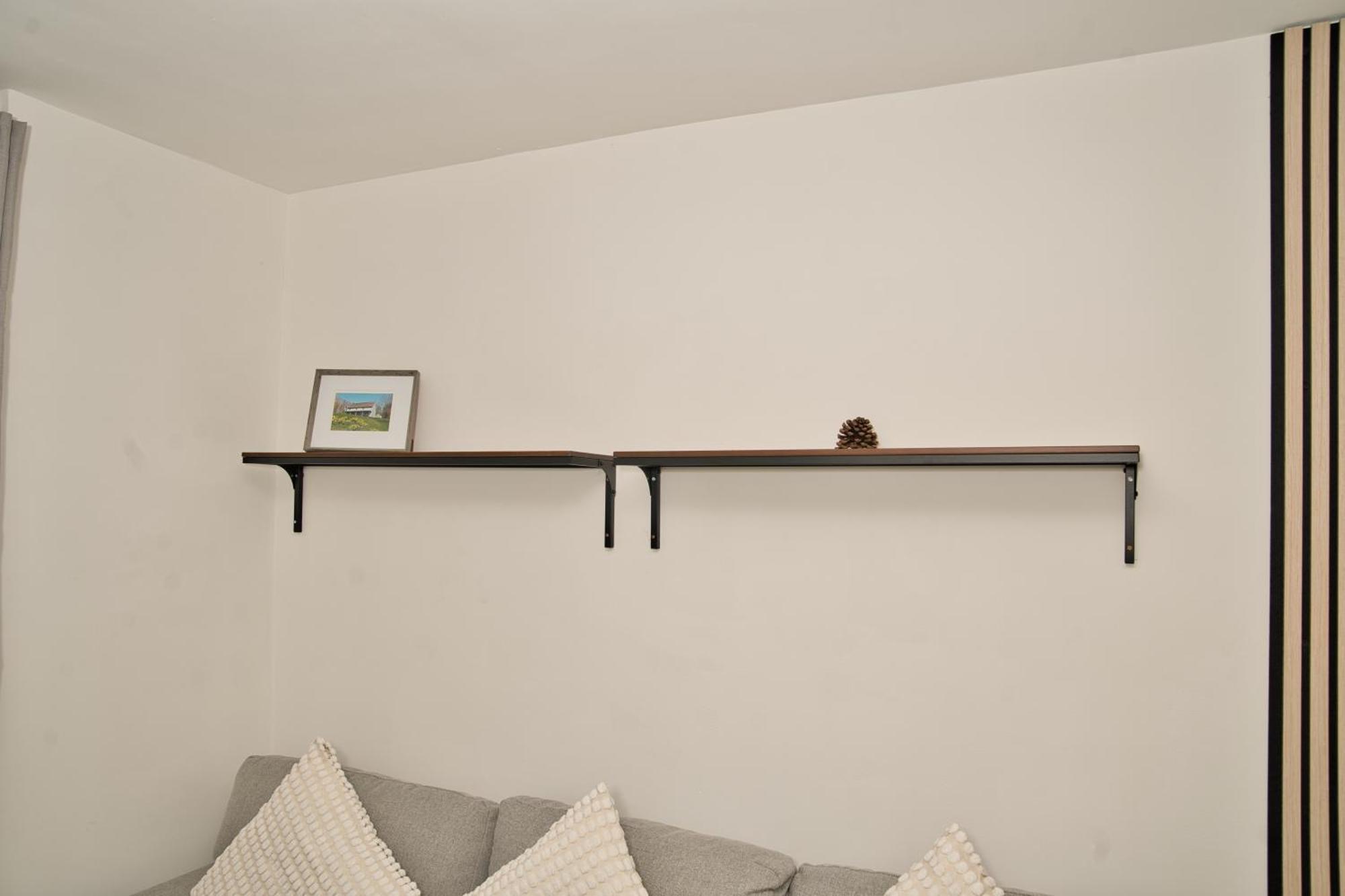 Stunning 4 Bedroom In Swiss Sleeps 10 * Londra